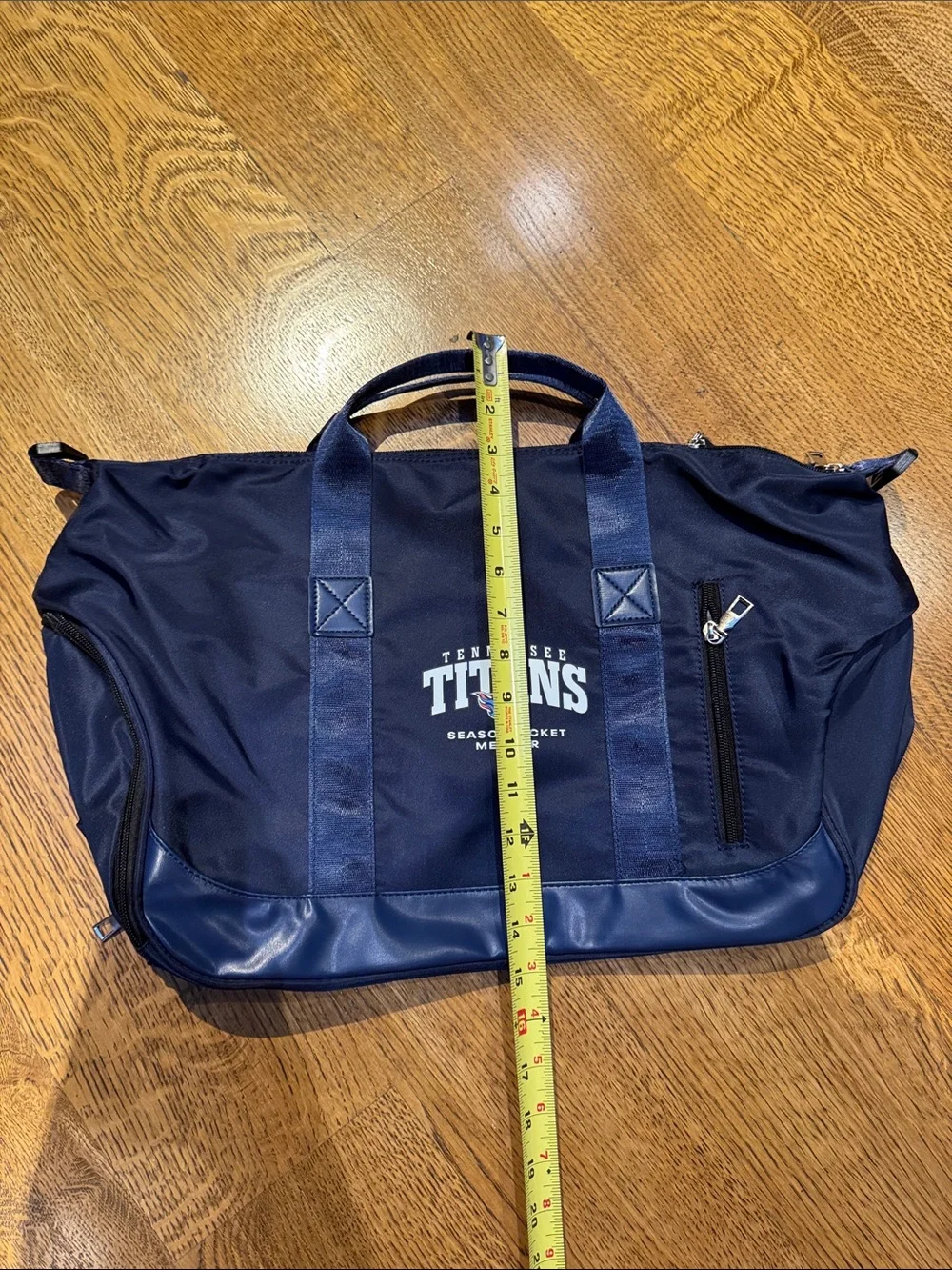 Tennessee Titans Season Ticket Member Navy Duffel Gym Travel Bag w/ Strap-NEW
